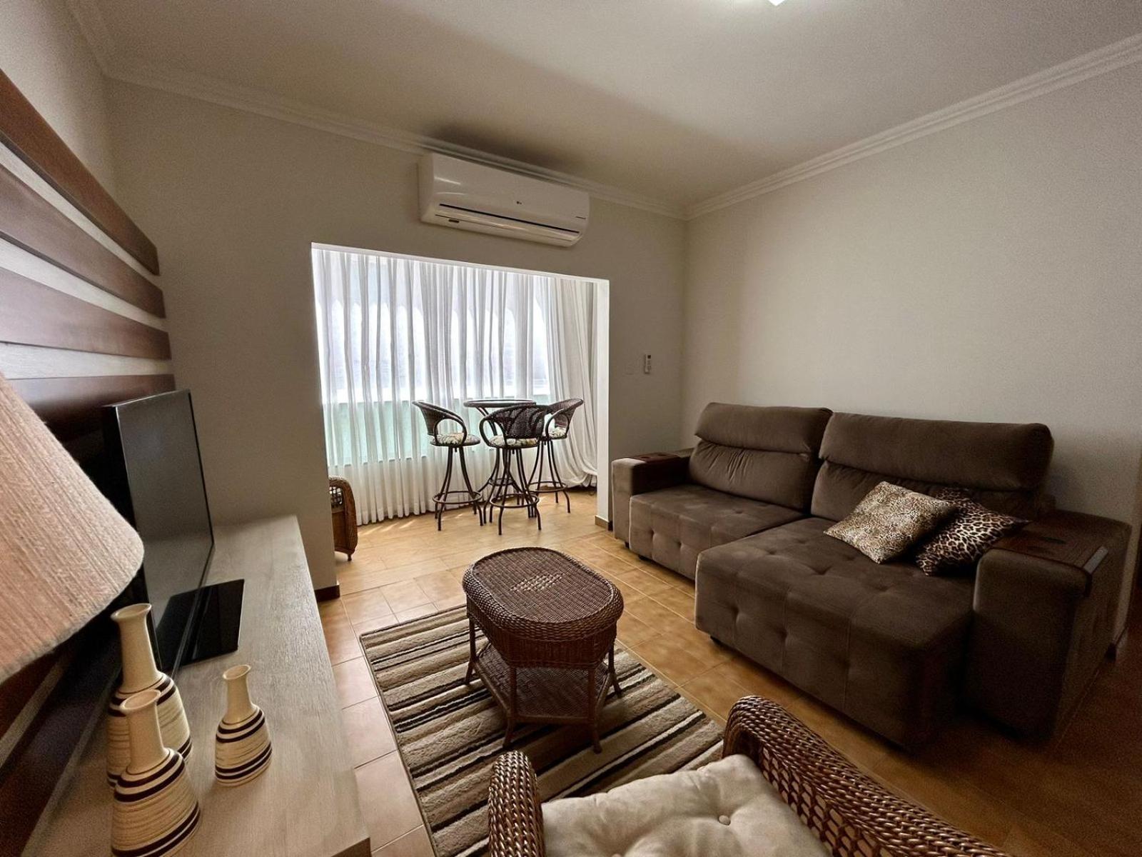 Lindo Ap Em Baln.camboriu- Pe Na Areia! Quadra Mar Apartamento *