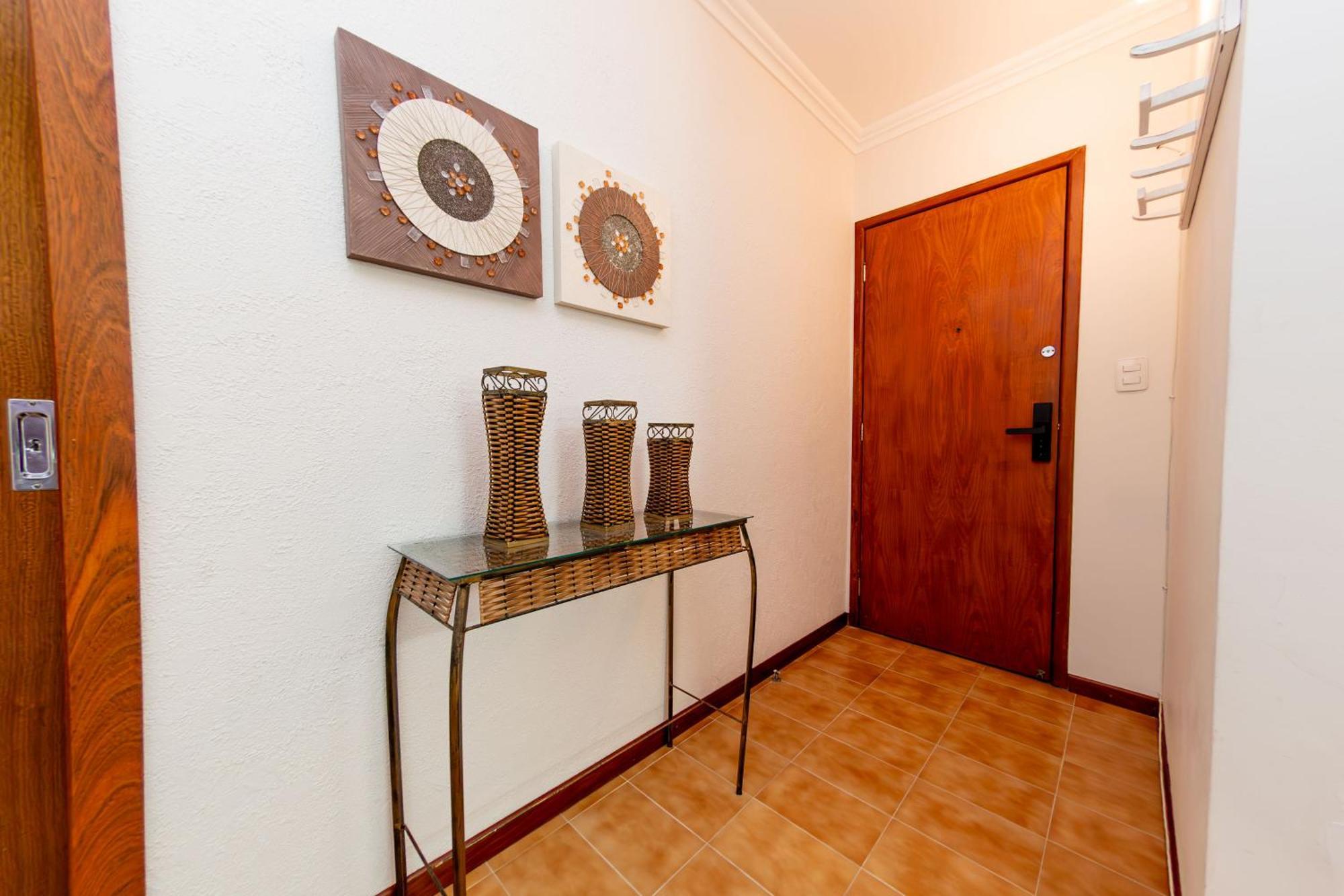 Lindo Ap Em Baln.camboriu- Pe Na Areia! Quadra Mar Apartamento *