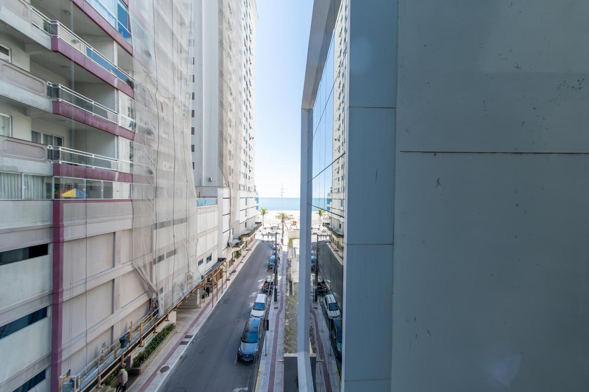Lindo Ap Em Baln.camboriu- Pe Na Areia! Quadra Mar Apartamento