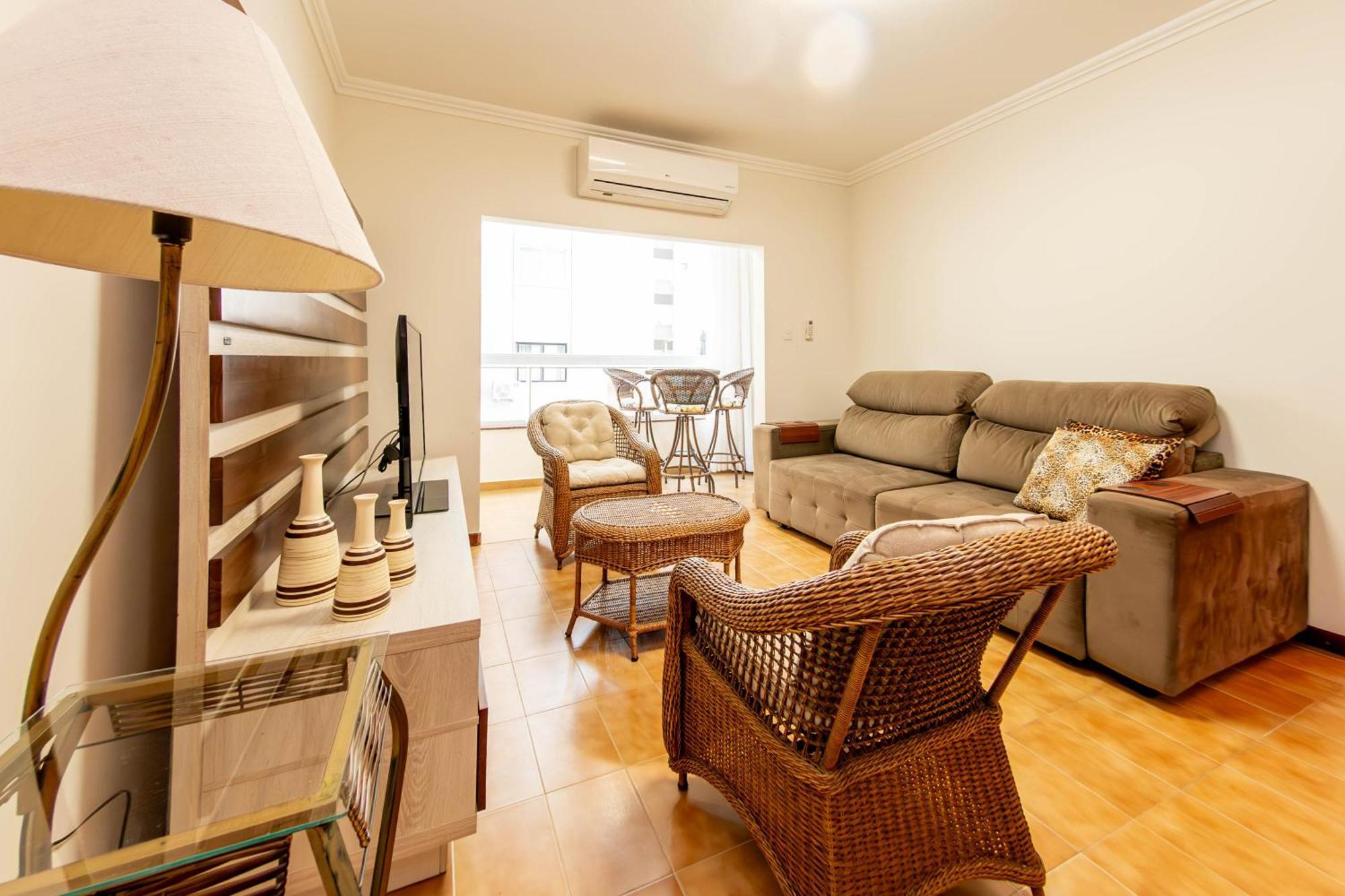 Lindo Ap Em Baln.camboriu- Pe Na Areia! Quadra Mar Apartamento *